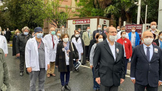 Korona salgını sırasında İstanbul Tıp Fakültesinde yapılan tören